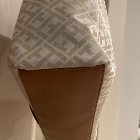 New with Tags- Tommy Hilfiger- “The Shopper” Bag-Lots of pockets!! - Picture 7 of 12